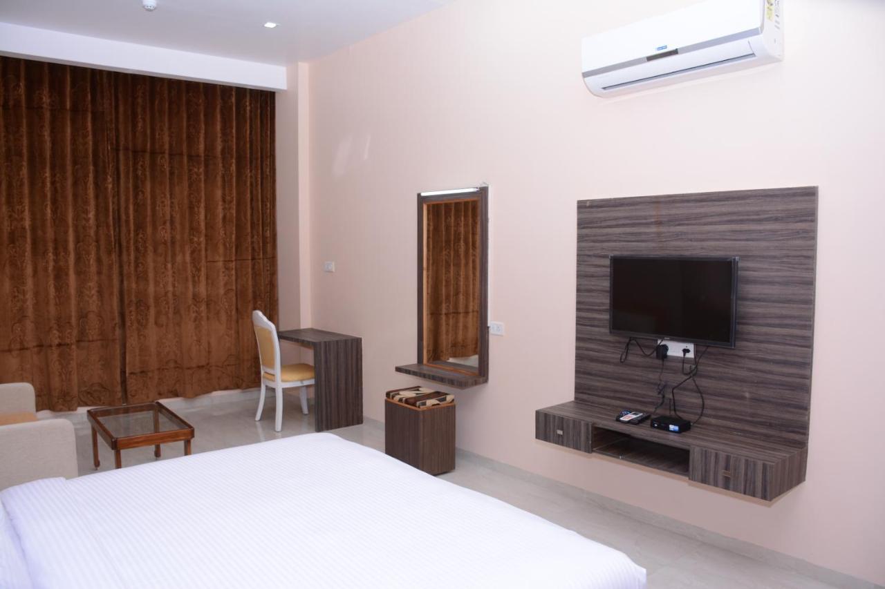 Ratnaa Resort Khamshet エクステリア 写真