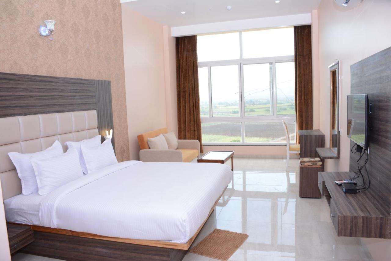 Ratnaa Resort Khamshet エクステリア 写真