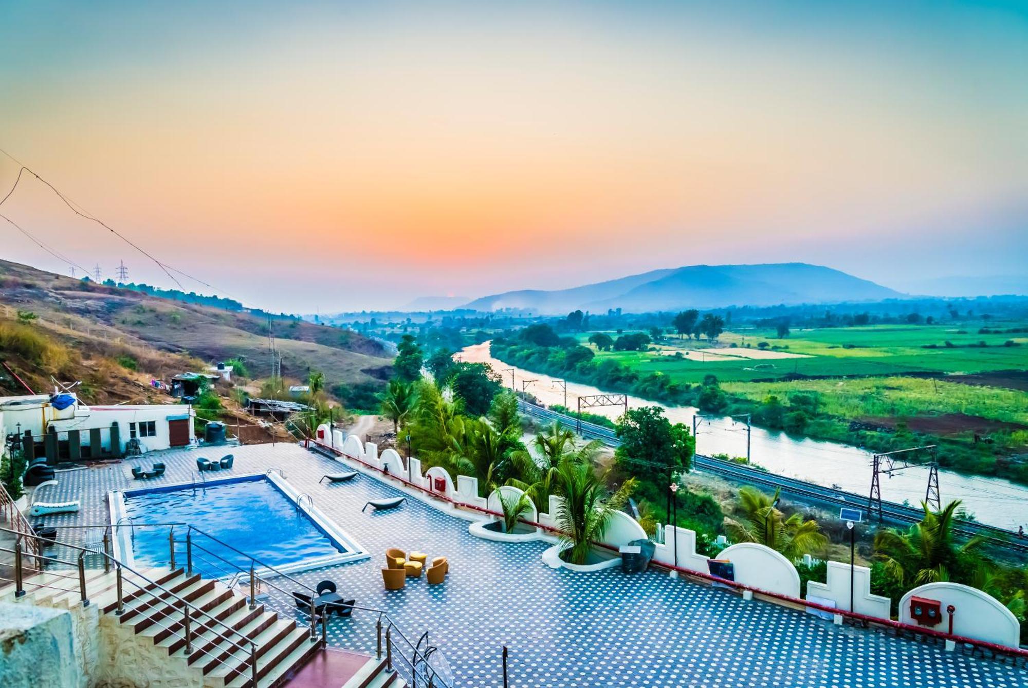 Ratnaa Resort Khamshet エクステリア 写真