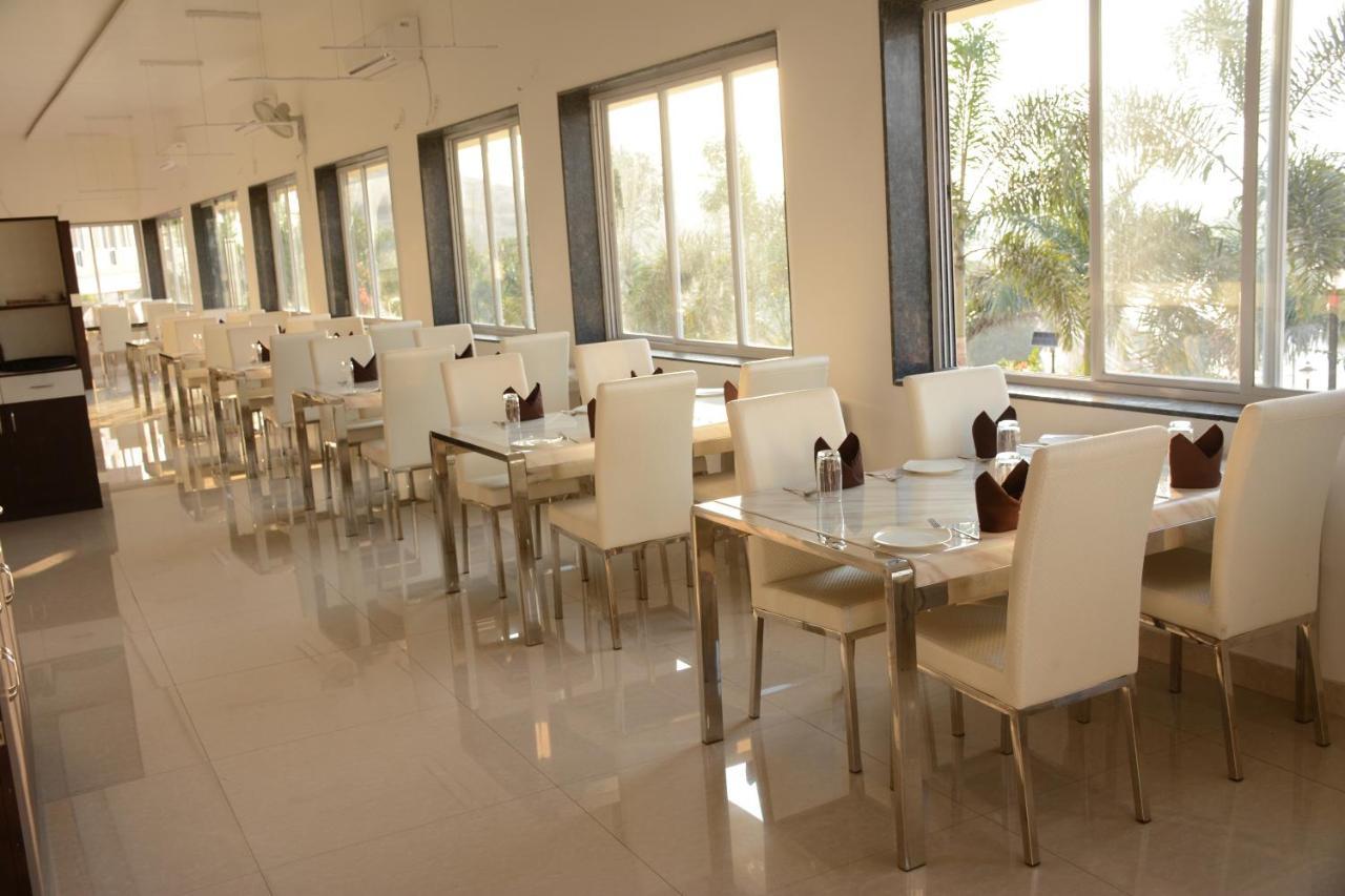 Ratnaa Resort Khamshet エクステリア 写真