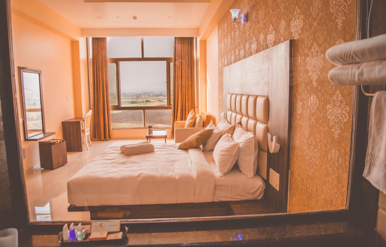 Ratnaa Resort Khamshet エクステリア 写真